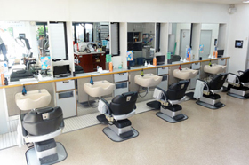 高橋理容院　店内の様子